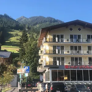 Hotell Herzblut - Joker Card Included In Summer