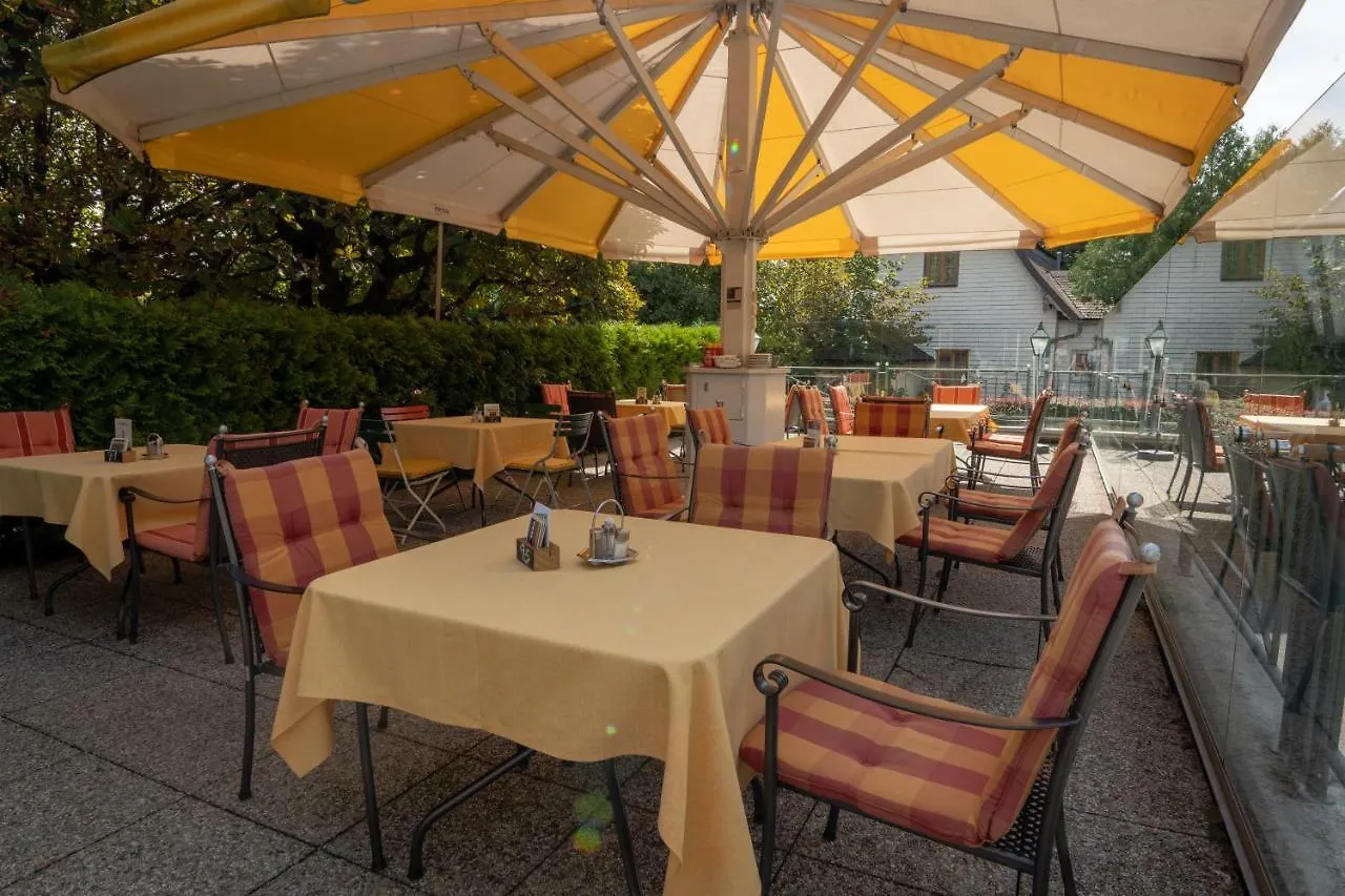 Brueckenwirt Hotel Hallein 3*,